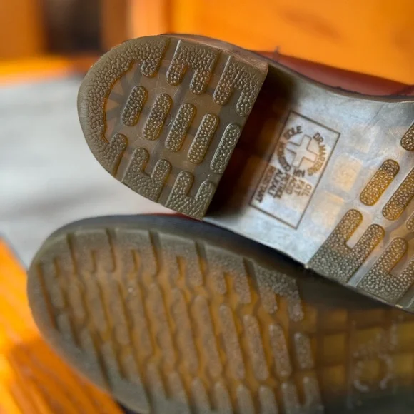 Dr. Martens Heeled Chelsea Boots - size 7 - Picture 13 of 13